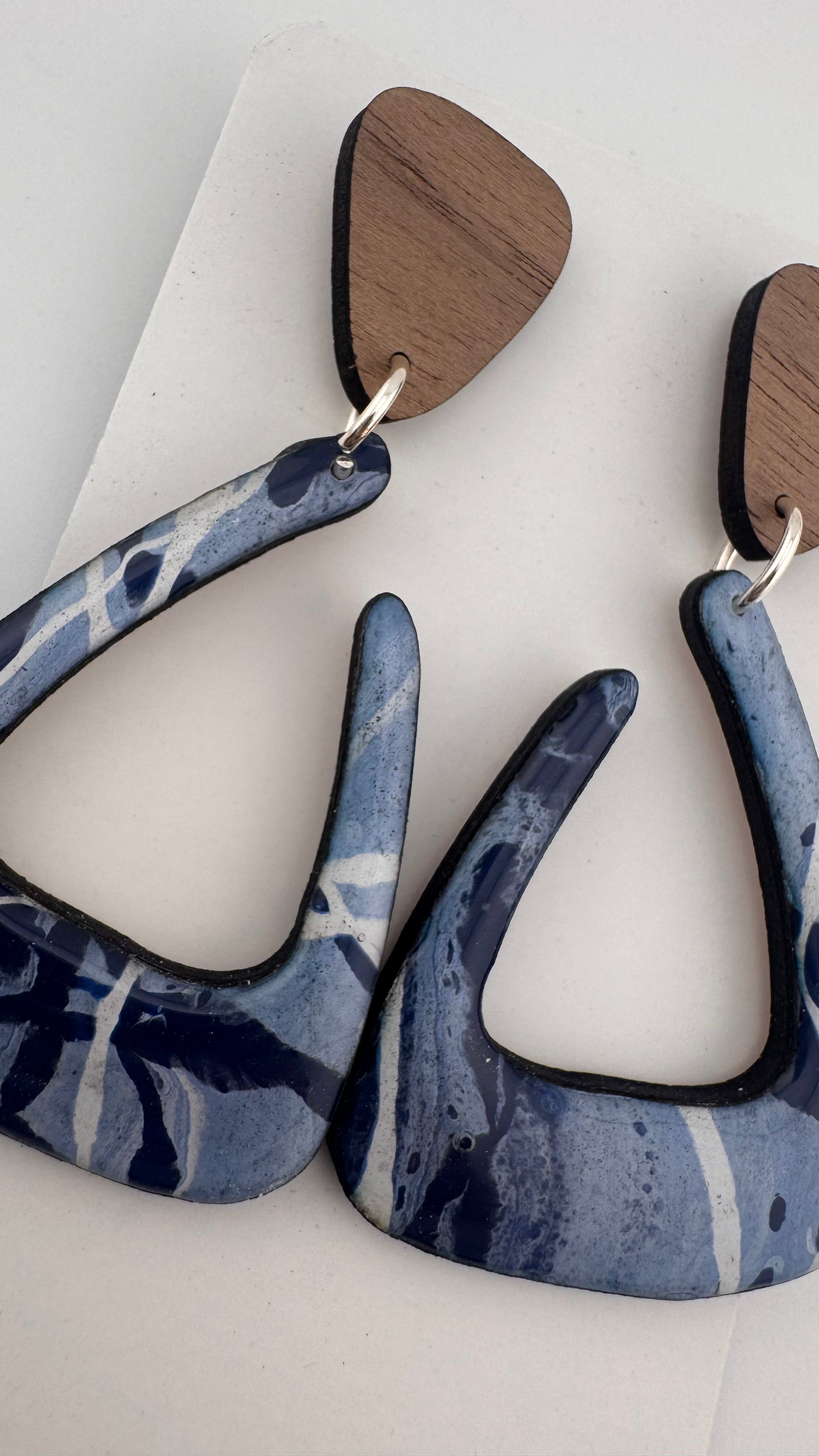 Ocean Blue - The Erin (Bold)