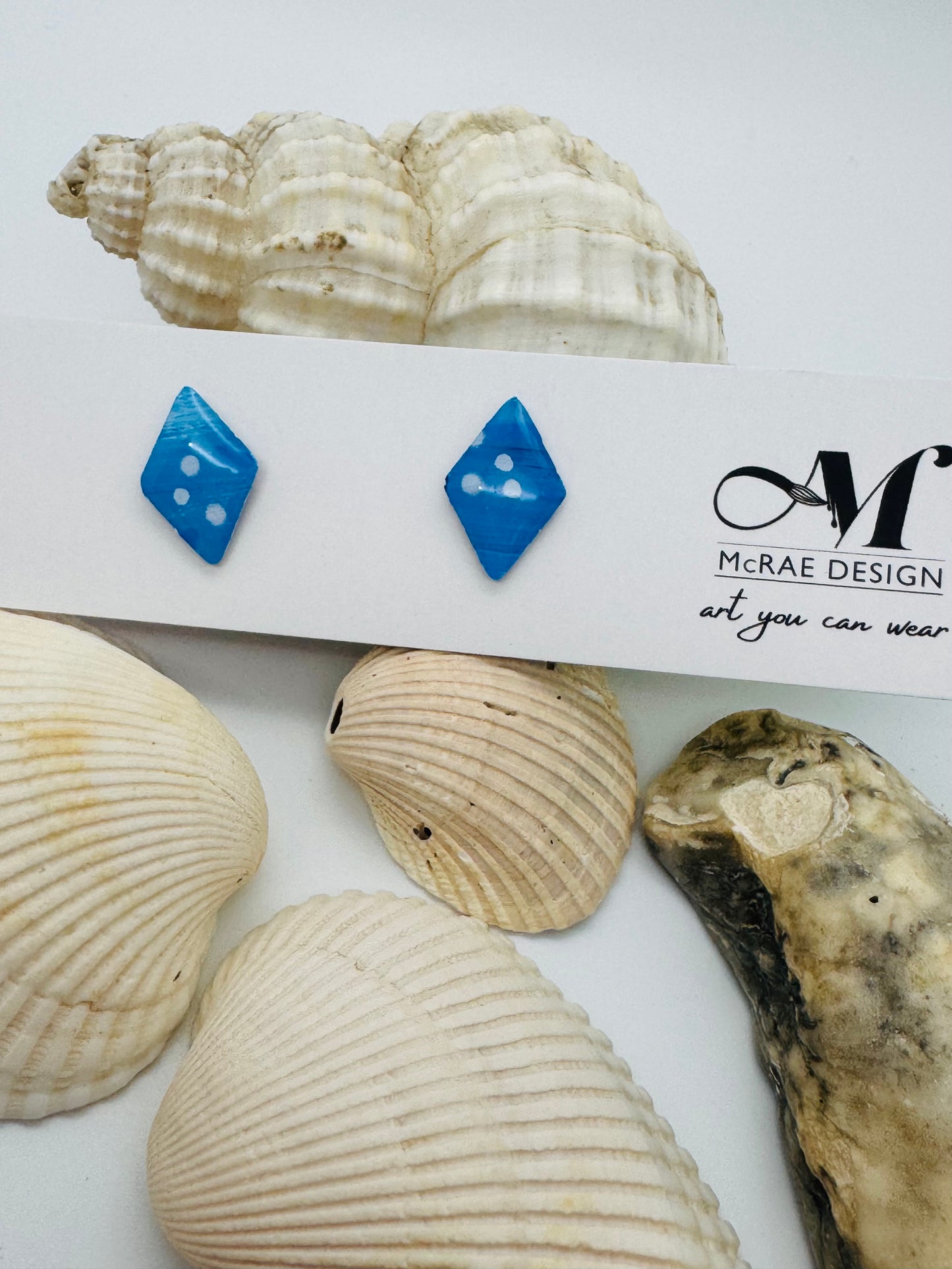 The Sandy (studs) - Ocean Blue Paper Collection